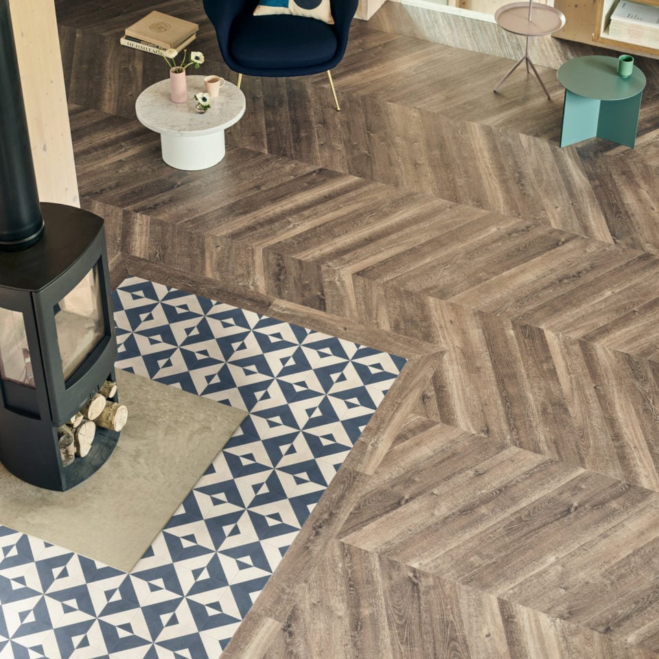 Amtico LVT Aged Oak Halcyon Pleat & Alder & Stucco Flax & Ar0Auc15 Stucco Quartz Decor Echo