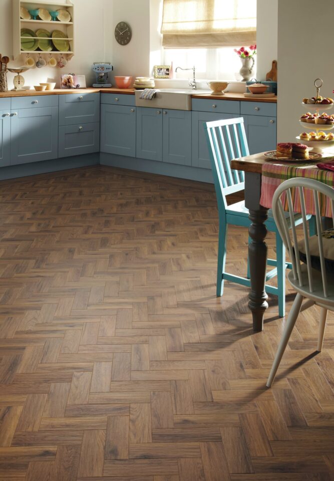 Karndean LVT   AP06 HC02 MorningOak KitchenDiner P