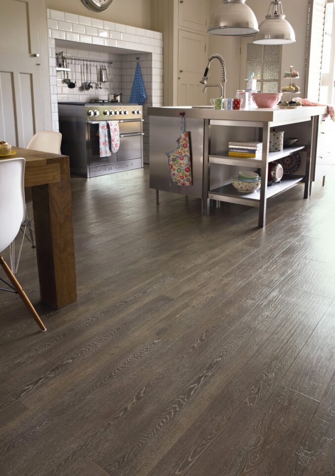 Karndean LVT   HC03 Dusk Oak Kitchen P